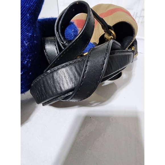 SOLD***Authentic Burberry Canvas Check Susanna Medium Hobo Bag Beige/Black - Picture 5 of 15